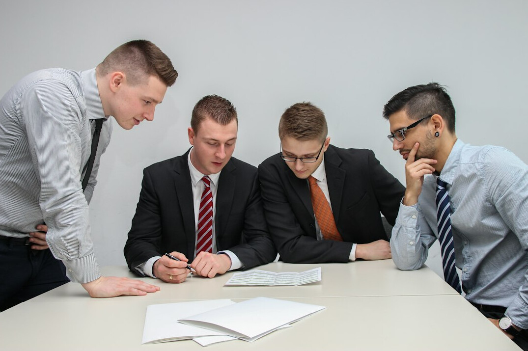 group discussion in meeting